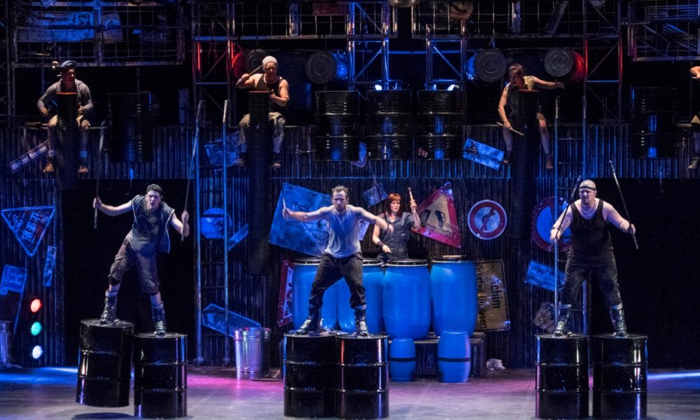 Entre la percusión y el teatro físico, Stomp la rompe en el Ópera