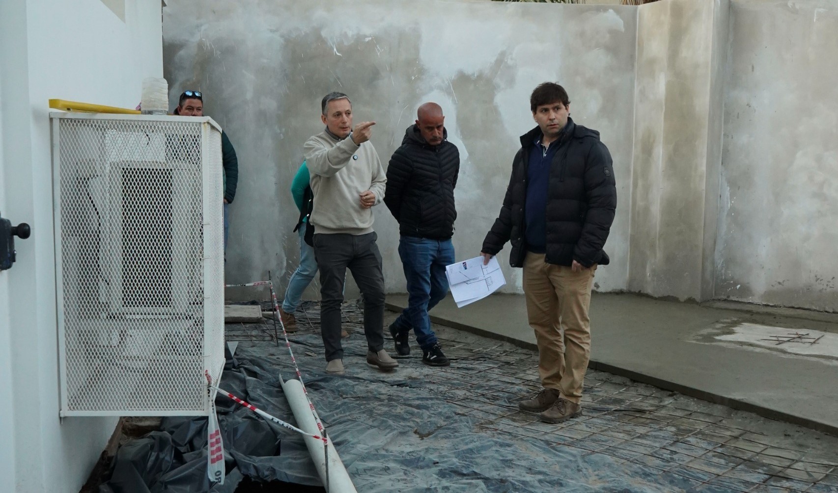 FERNANDO GRAY RECORRIÓ LAS OBRAS EN LA ESCUELA PRIMARIA N° 1 DE MONTE GRANDE