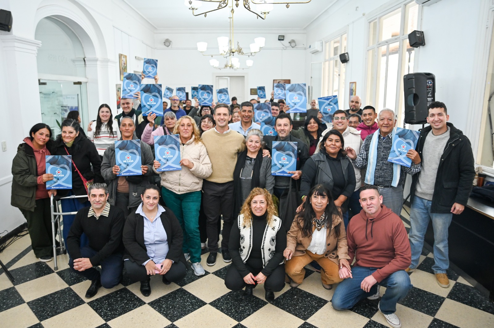 1008497085.jpg Entregaron 34 decretos de regularización dominial a vecinos de San Vicente