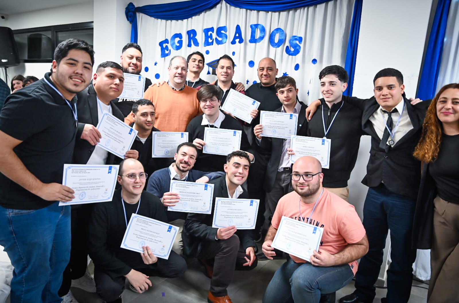 1009086469.jpg EDUCACIÓN PÚBLICA, INCLUSIVA Y DE CALIDAD: San Vicente acompañó la entrega de diplomas a sus nuevos egresados
