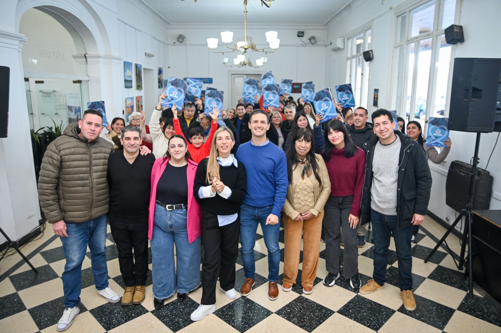 San Vicente entregó 30 decretos de regularización dominial