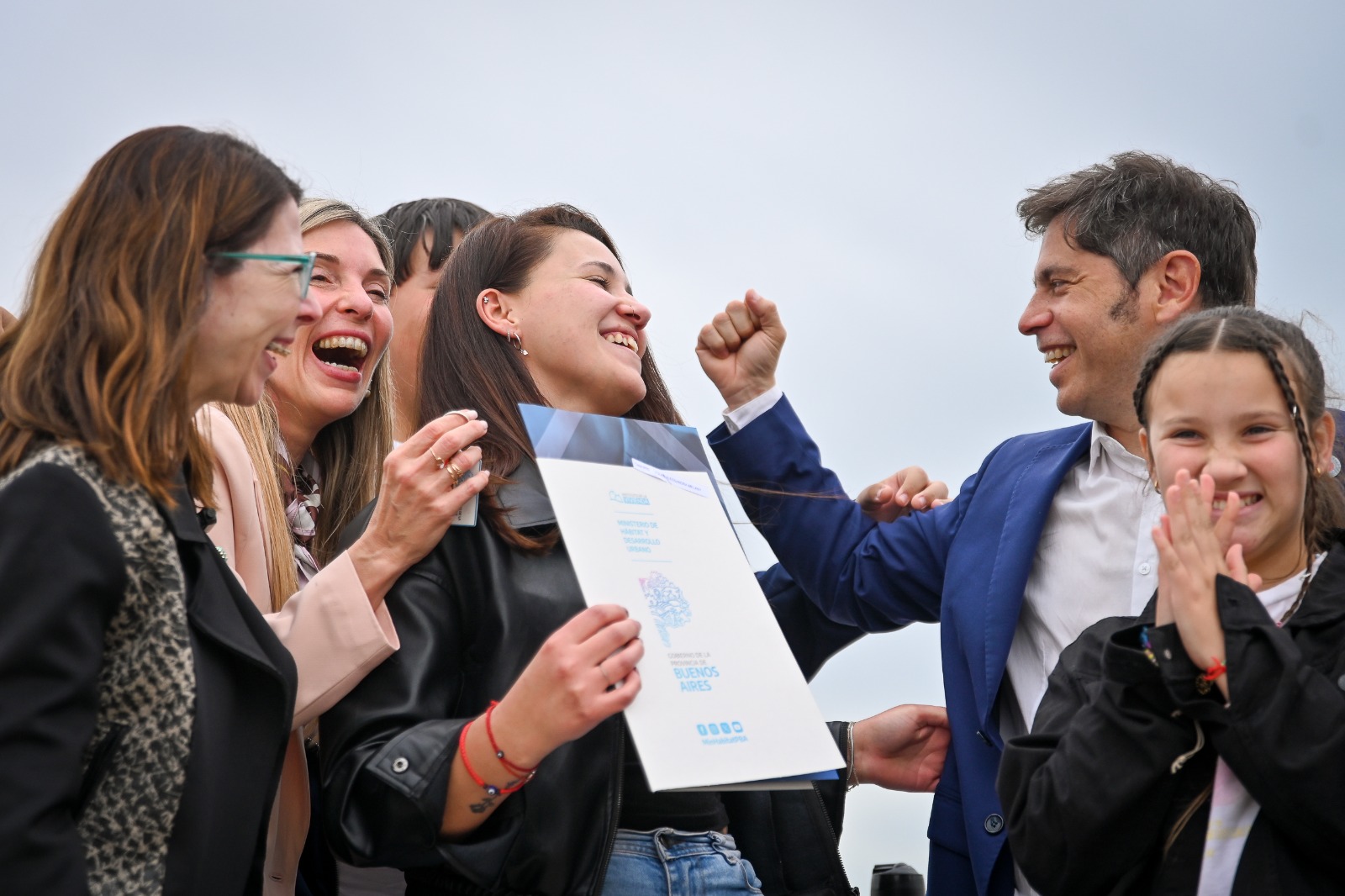 Kicillof y Mantegazza entregaron las primeras 64 viviendas del barrio Altos de Mirini
