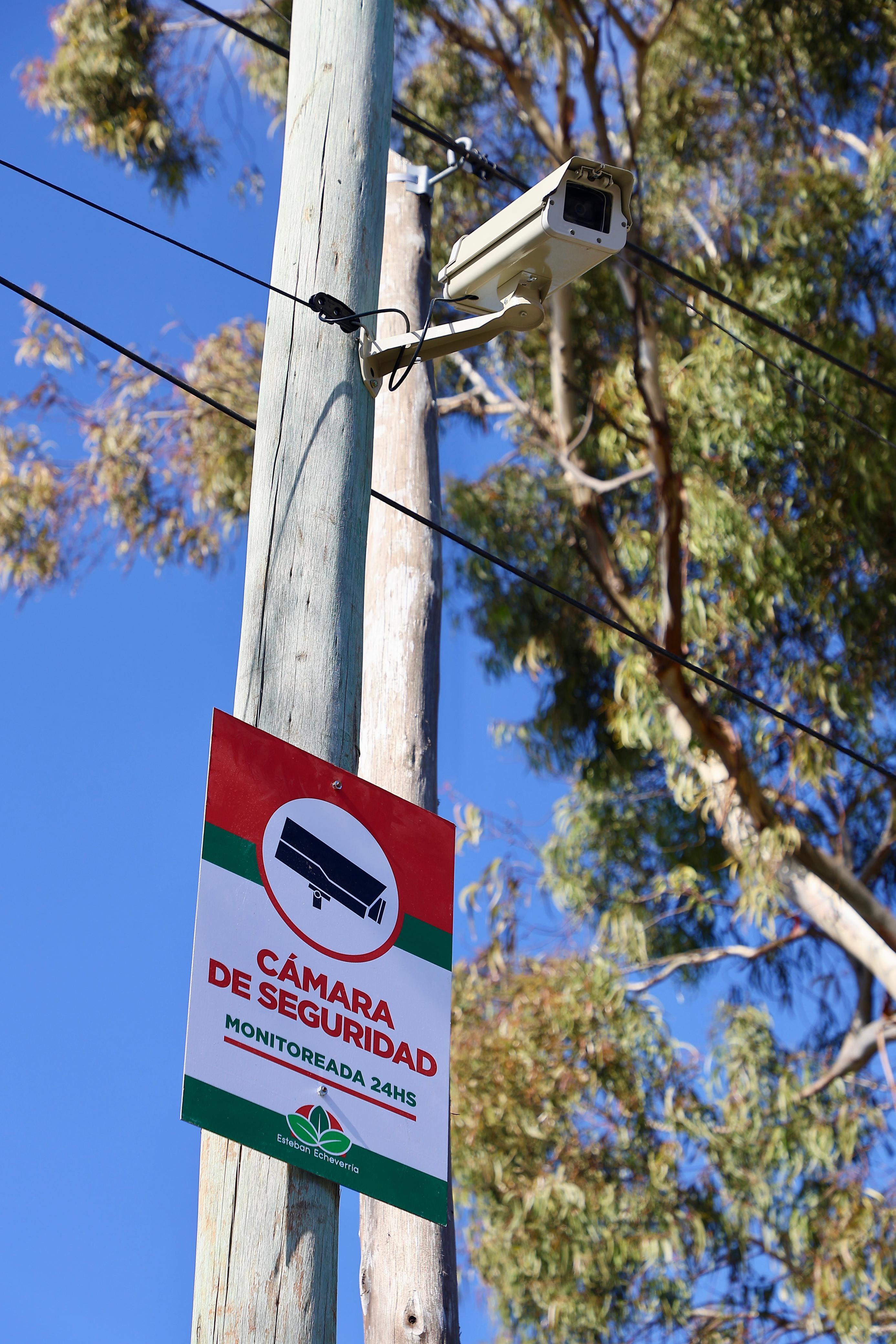 AVANZA LA INSTALACIÓN DE CÁMARAS DE VIDEOVIGILANCIA EN ESTEBAN ECHEVERRÍA