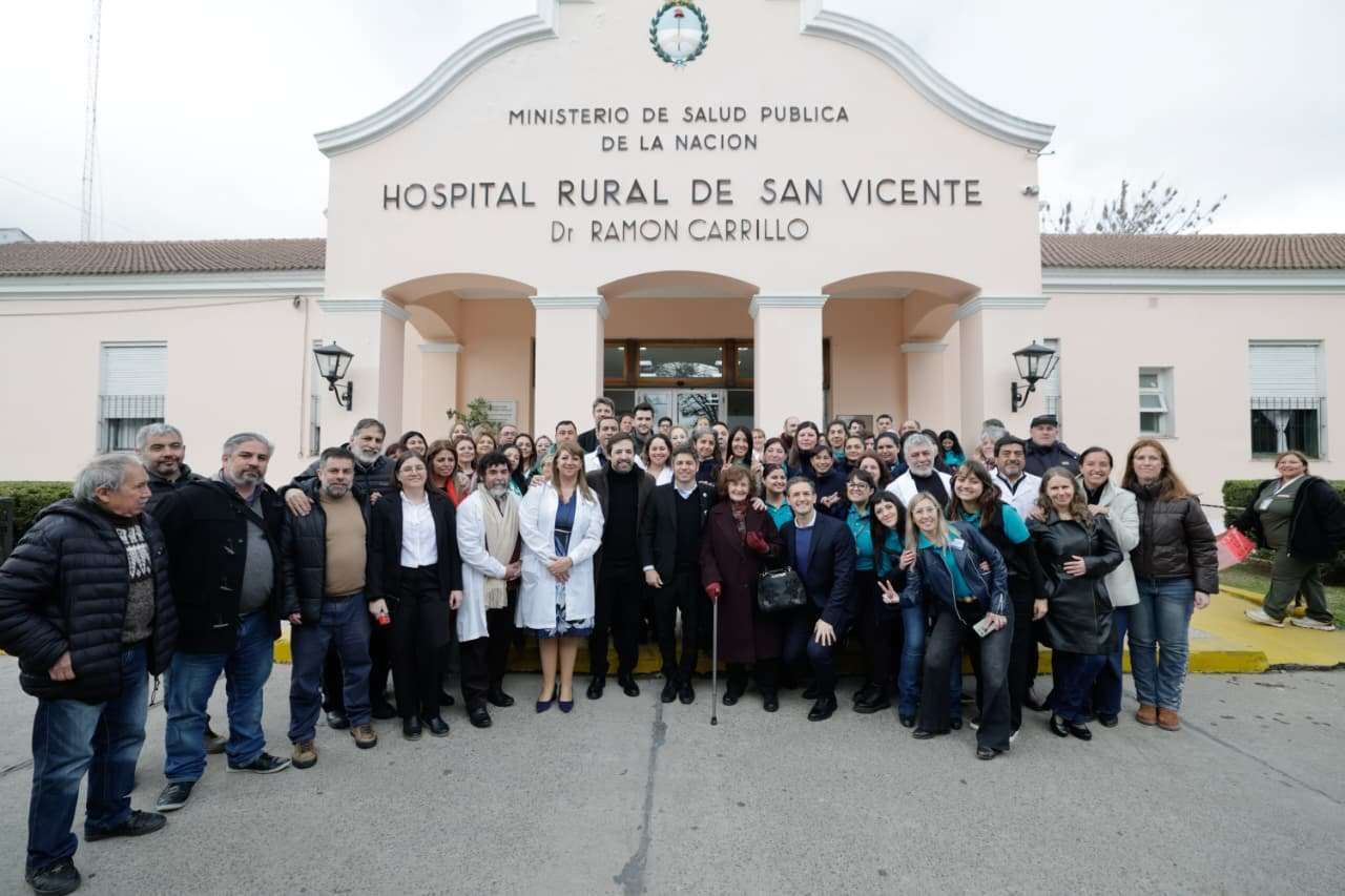 Mantegazza recibió a Kicillof en San Vicente: inauguraron la sala de Tomografía del Hospital Ramón Carrillo, la nueva base del SAME y entregaron cerca de 800 escrituras