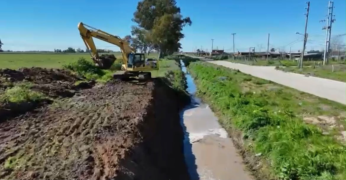 AVANZAN LOS TRABAJOS DE LIMPIEZA Y MANTENIMIENTO DEL SISTEMA PLUVIAL EN PRESIDENTE PERÓN