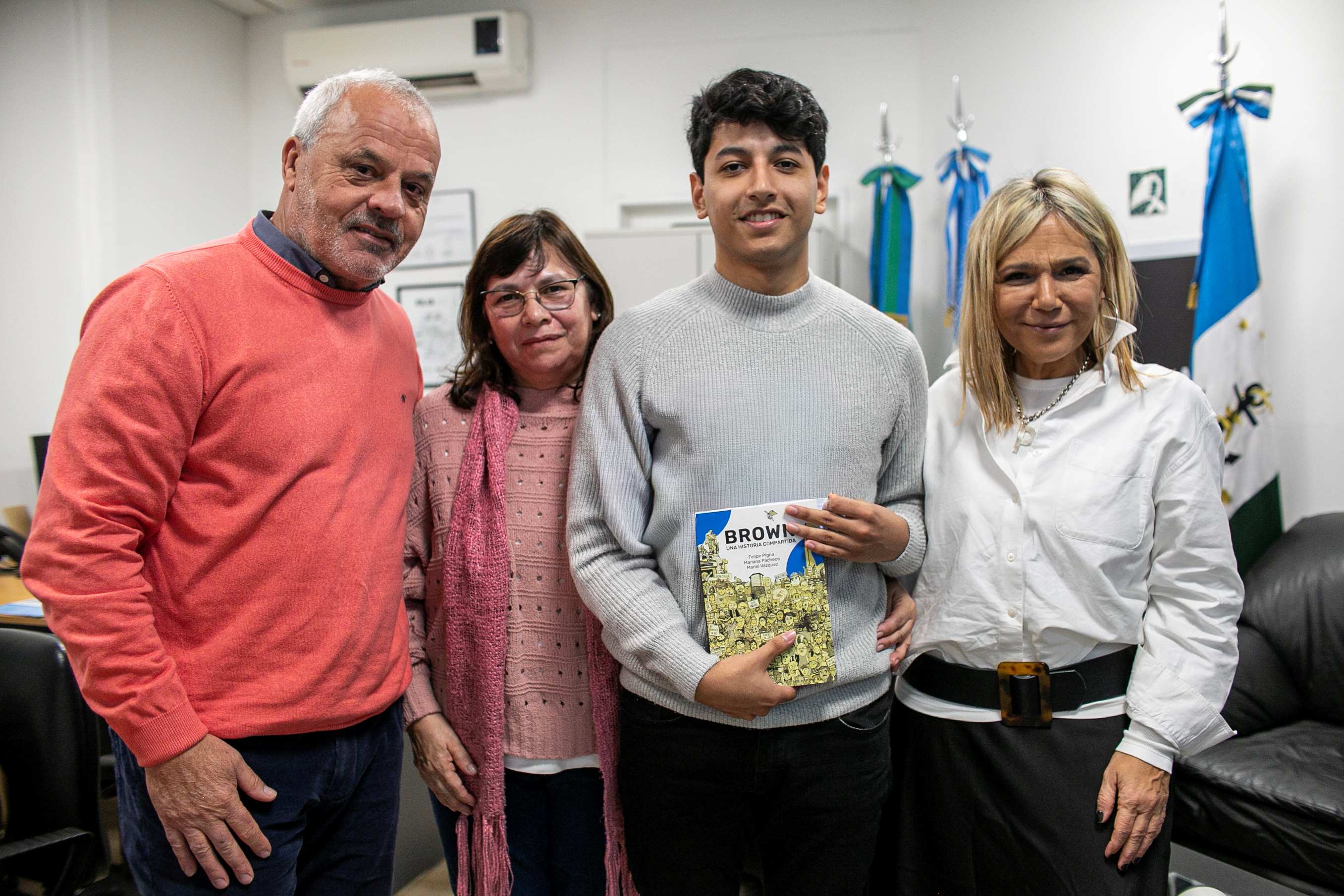 Mateo2222.jpg El Municipio acompaña a estudiante universitario de Claypole que viaja a Europa y sueña con sumarse al sector aeroespacial y la robótica