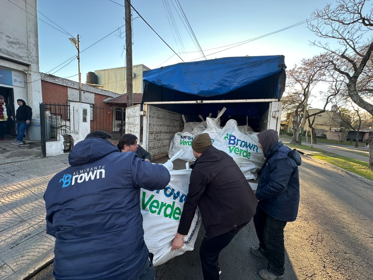 ALTE BROWN CONSOLIDÓ SU RED SOLIDARIA CON UNA EXITOSA EDICIÓN DE LA CAMPAÑA ABRIGAR 2026