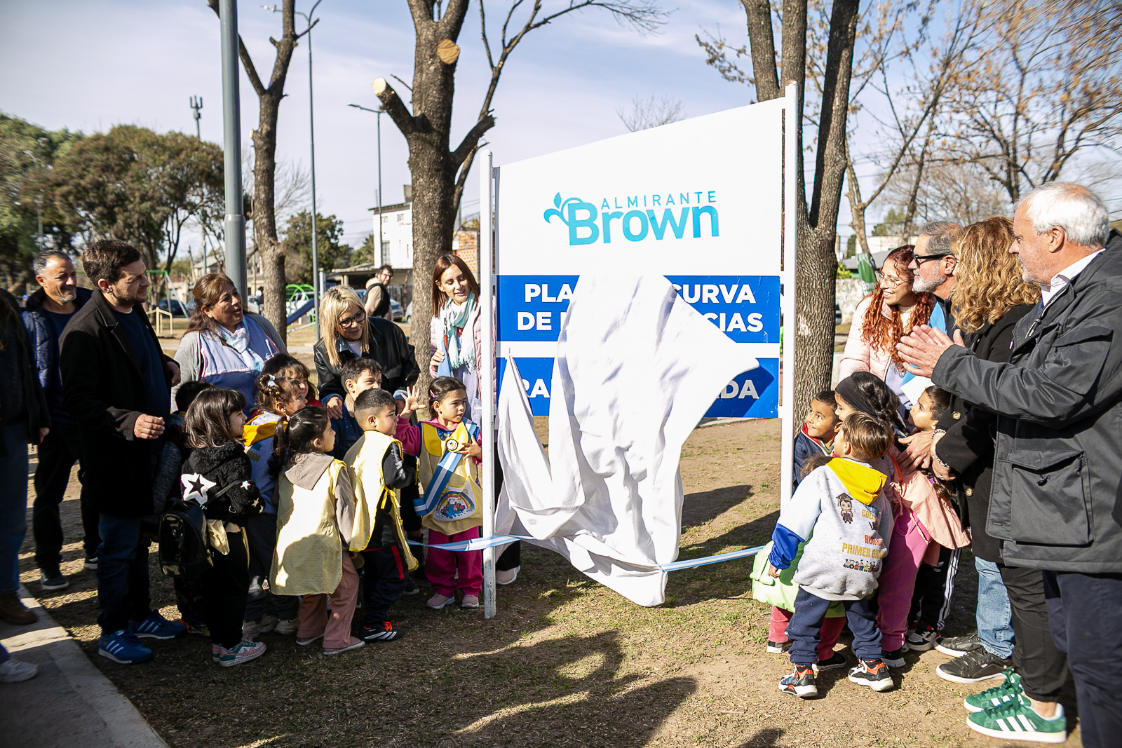 curva2.jpg EL MUNICIPIO INAUGURÓ LA NUEVA PLAZA «CURVA DE LAS INFANCIAS» EN RAFAEL CALZADA