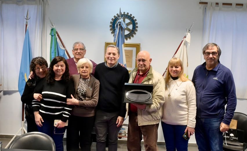 d0ed4d9a-fe97-3500-bbaa-bec03ef433c1.jpeg FERNANDO GRAY VISITÓ EL ROTARY CLUB DE LUIS GUILLÓN