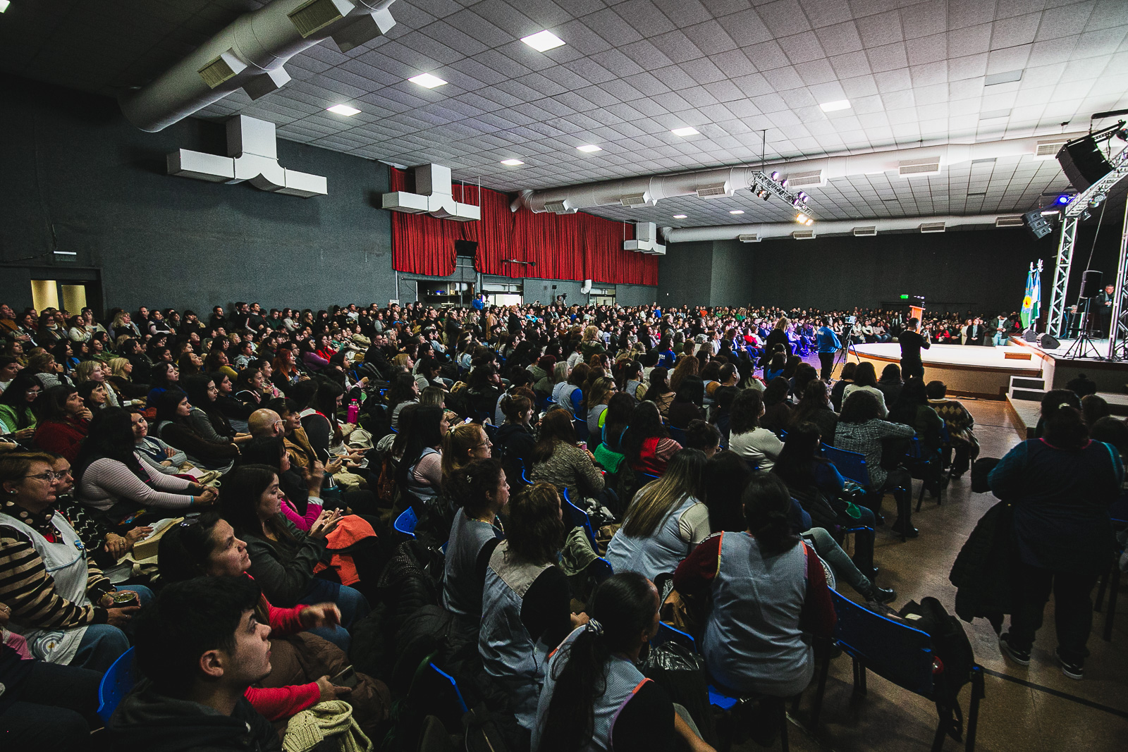 educación2.jpg educación2.jpg