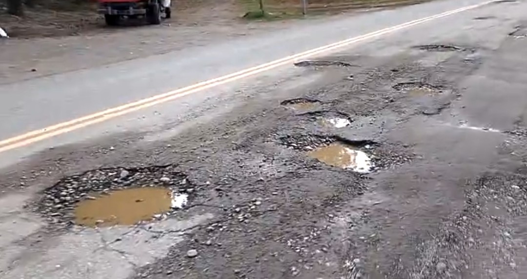 ALUMINE ….»NECESITA MEJORAS EN TRAMO RUTA PROVINCIAL 23, PERO QUE TAMBIEN ES DE USO COTIDIANO PARA LA POBLACION DE LA LOCALIDAD. ALUMINE ….»NECESITA MEJORAS EN TRAMO RUTA PROVINCIAL 23, PERO QUE TAMBIEN ES DE USO COTIDIANO PARA LA POBLACION DE LA LOCALIDAD.