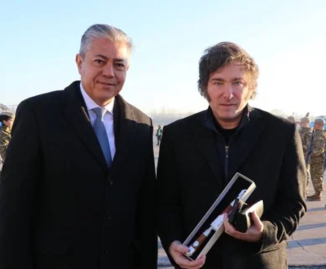 ROLANDO FIGUEROA/ JAVIER MILEI  LAS ELECCIONES CADA VEZ MAS CERCA… Y TODA ACCION TOMADA EN FAVOR DE LA ECONOMÍA DE ARGENTINA  ES OBSERVADA POR LA POBLACIÓN LOCAL,NEUQUINA Y A NIVEL NACIONAL