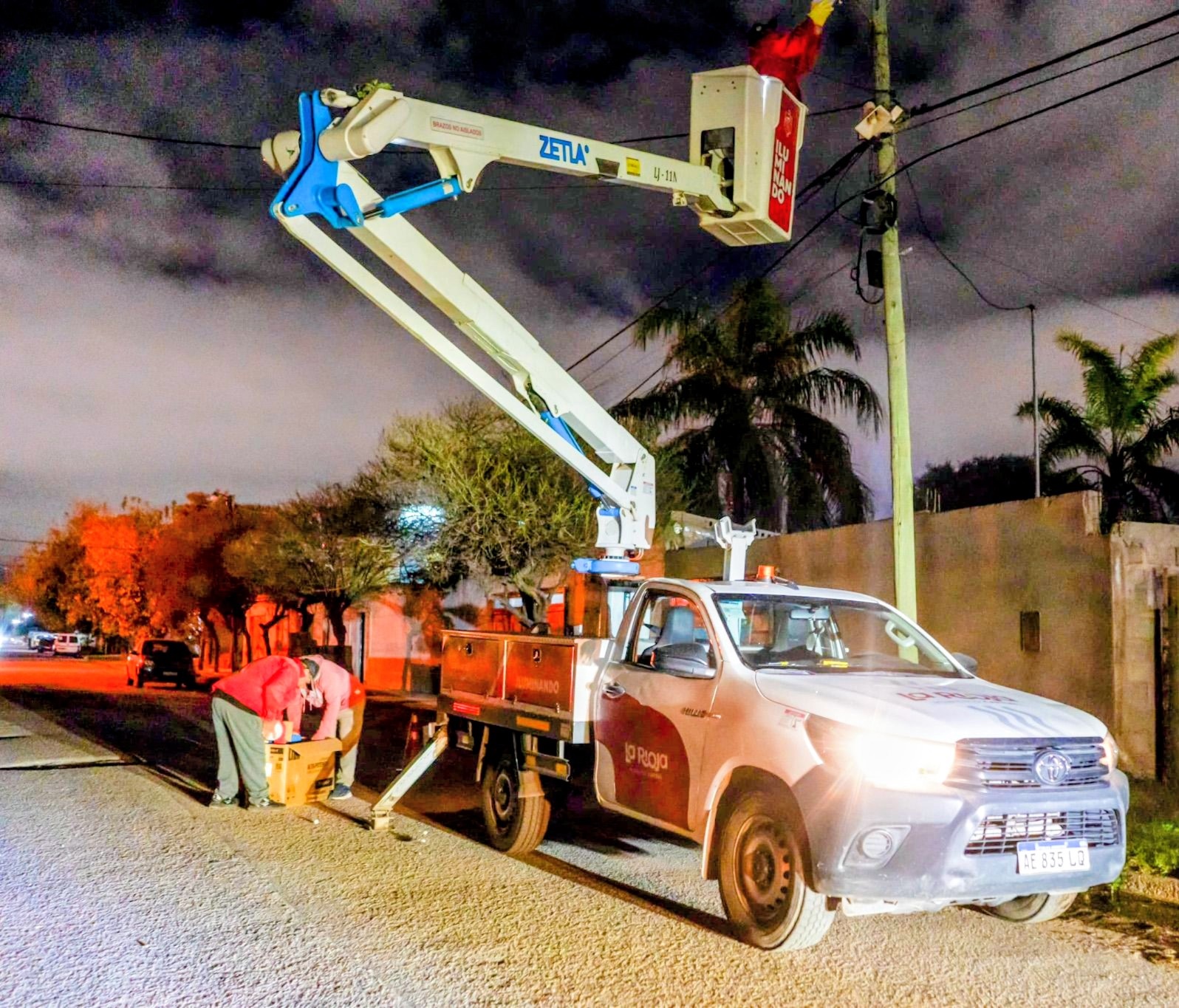 ilu.jpg MÁS ILUMINACIÓN Y SEGURIDAD PARA LOS BARRIOS SAN ROMÁN Y SHINCAL