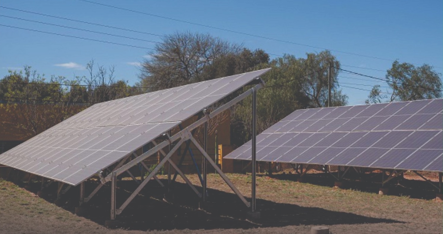 Olta suma energía solar para su alumbrado público