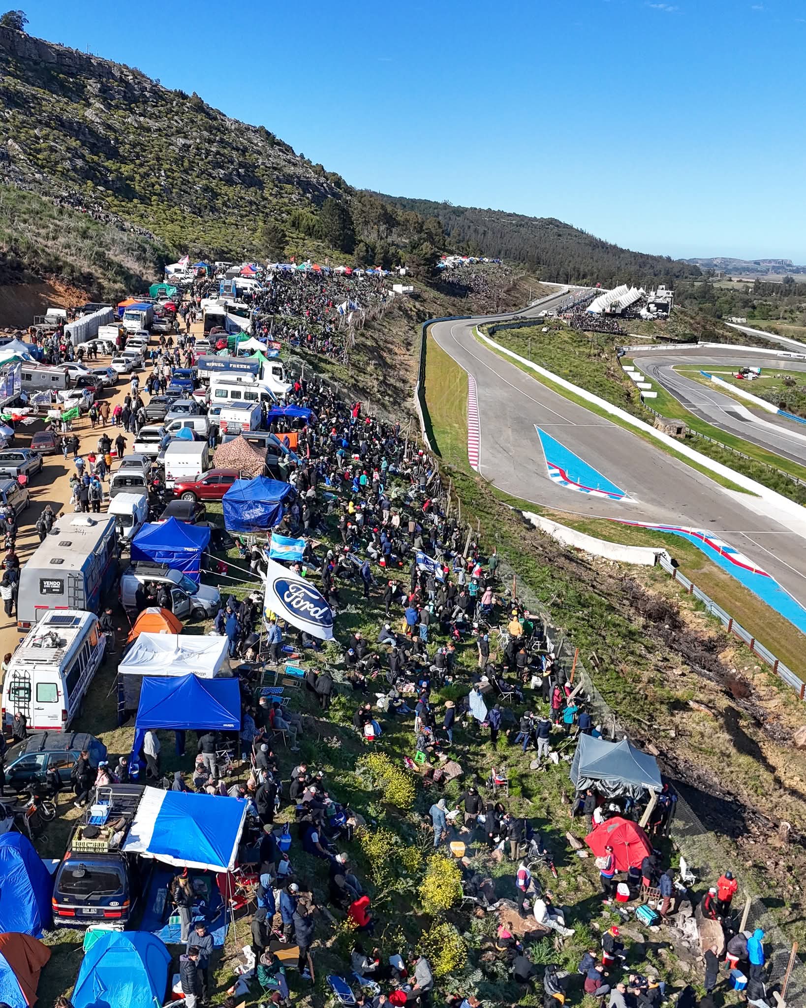 1002363518.jpg El automovilismo se vive en vivo desde Balcarce a través de la Red de Radios