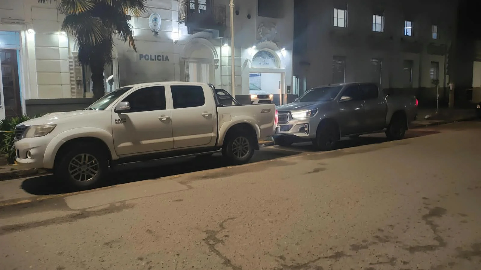 Dos aprehendidos, la camioneta recuperada y el hallazgo de un presunto desarmadero en Mar del Plata
