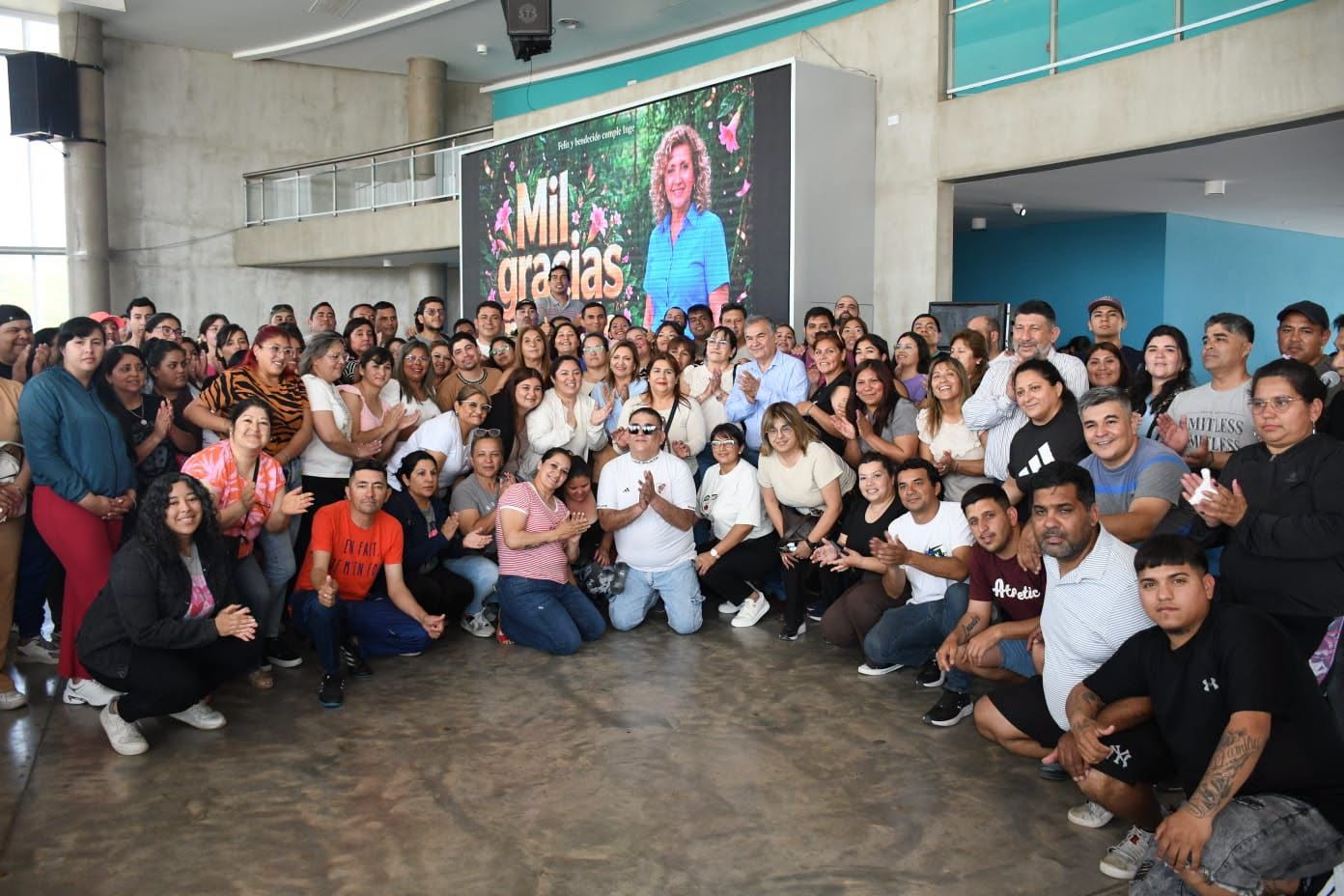828201813_1359165026011922_5198827827425034857_n.jpg La intendente Fuentes participó de un encuentro con asociaciones civiles de la ciudad