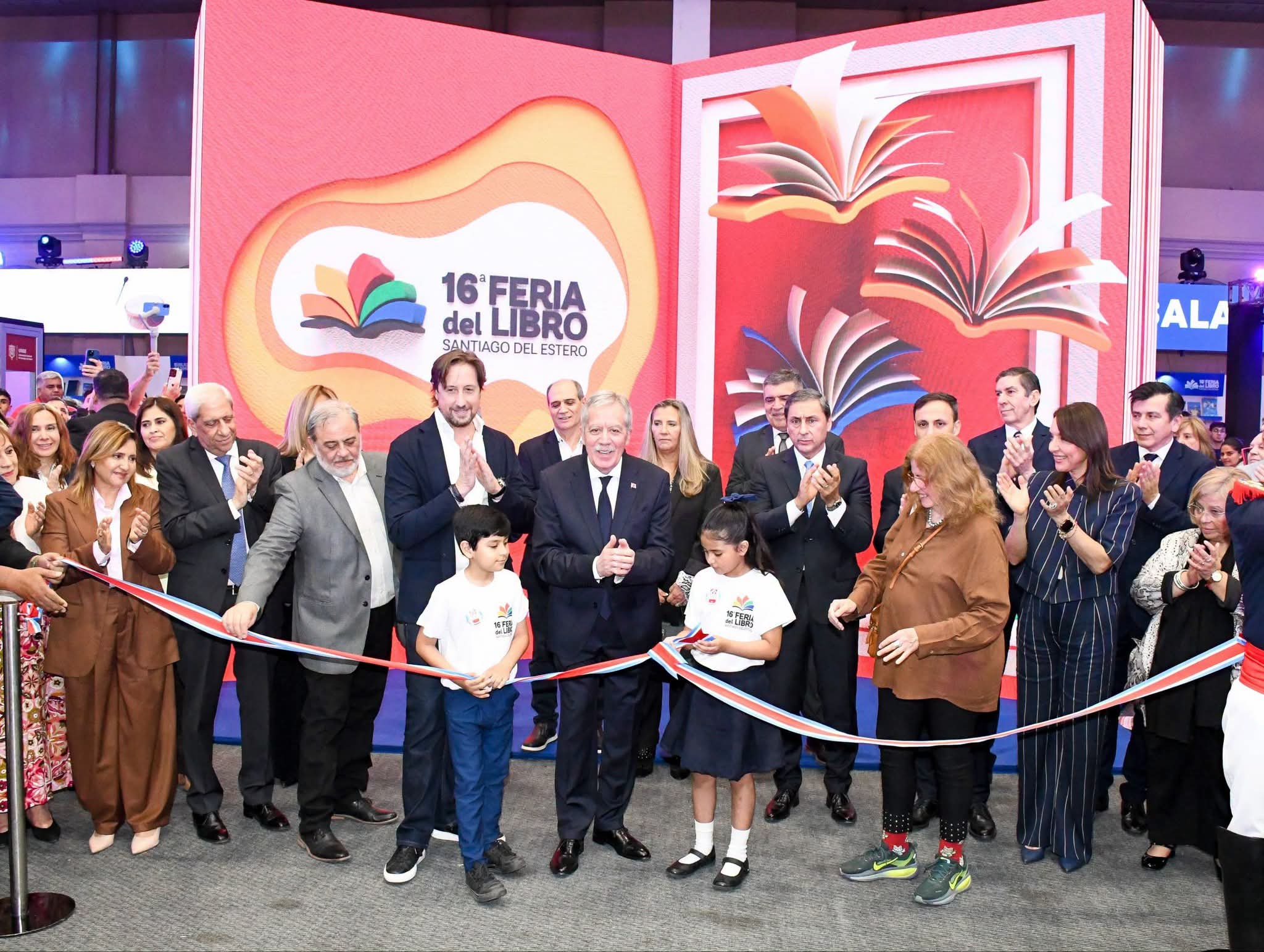 La intendente Fuentes participó de la apertura de una nueva edición de la Feria del Libro de Santiago del Estero La intendente Fuentes participó de la apertura de una nueva edición de la Feria del Libro de Santiago del Estero