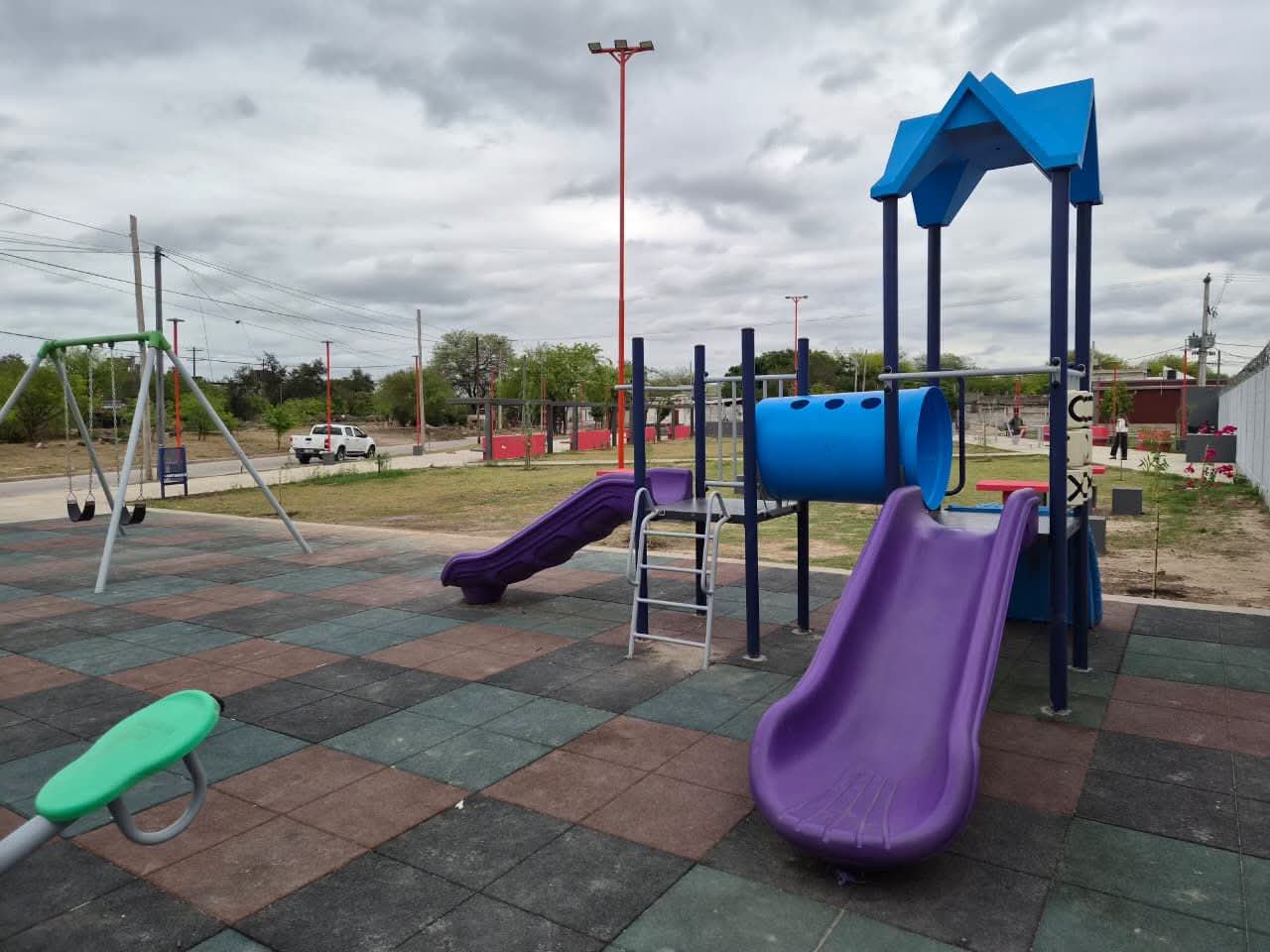 La Municipalidad inaugurará este lunes la plazoleta Uruguay en el barrio América del Sur La Municipalidad inaugurará este lunes la plazoleta Uruguay en el barrio América del Sur