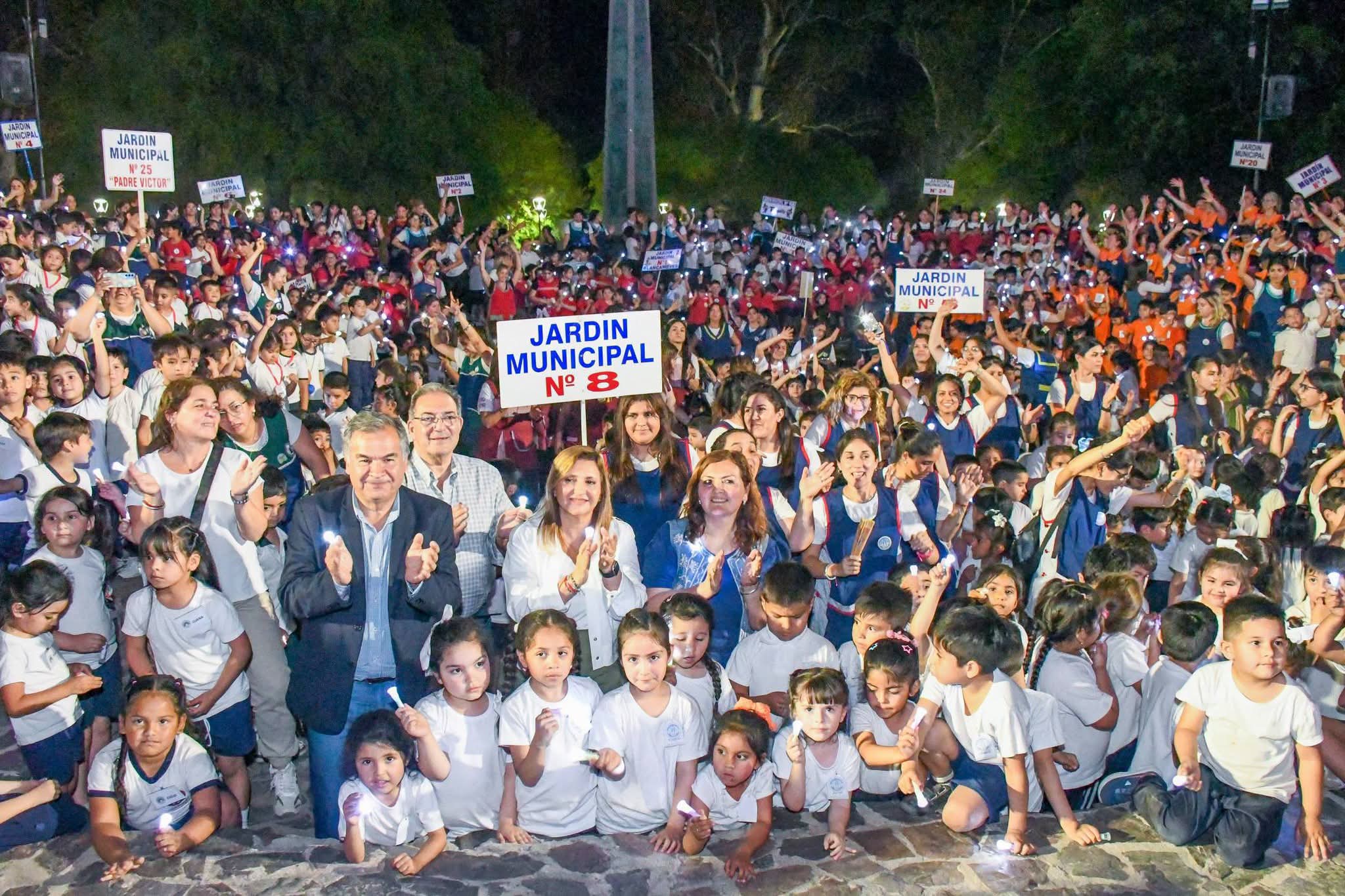 La intendente Fuentes saludó a los alumnos de los 27 jardines municipales que participaron del Campamento de Egresados