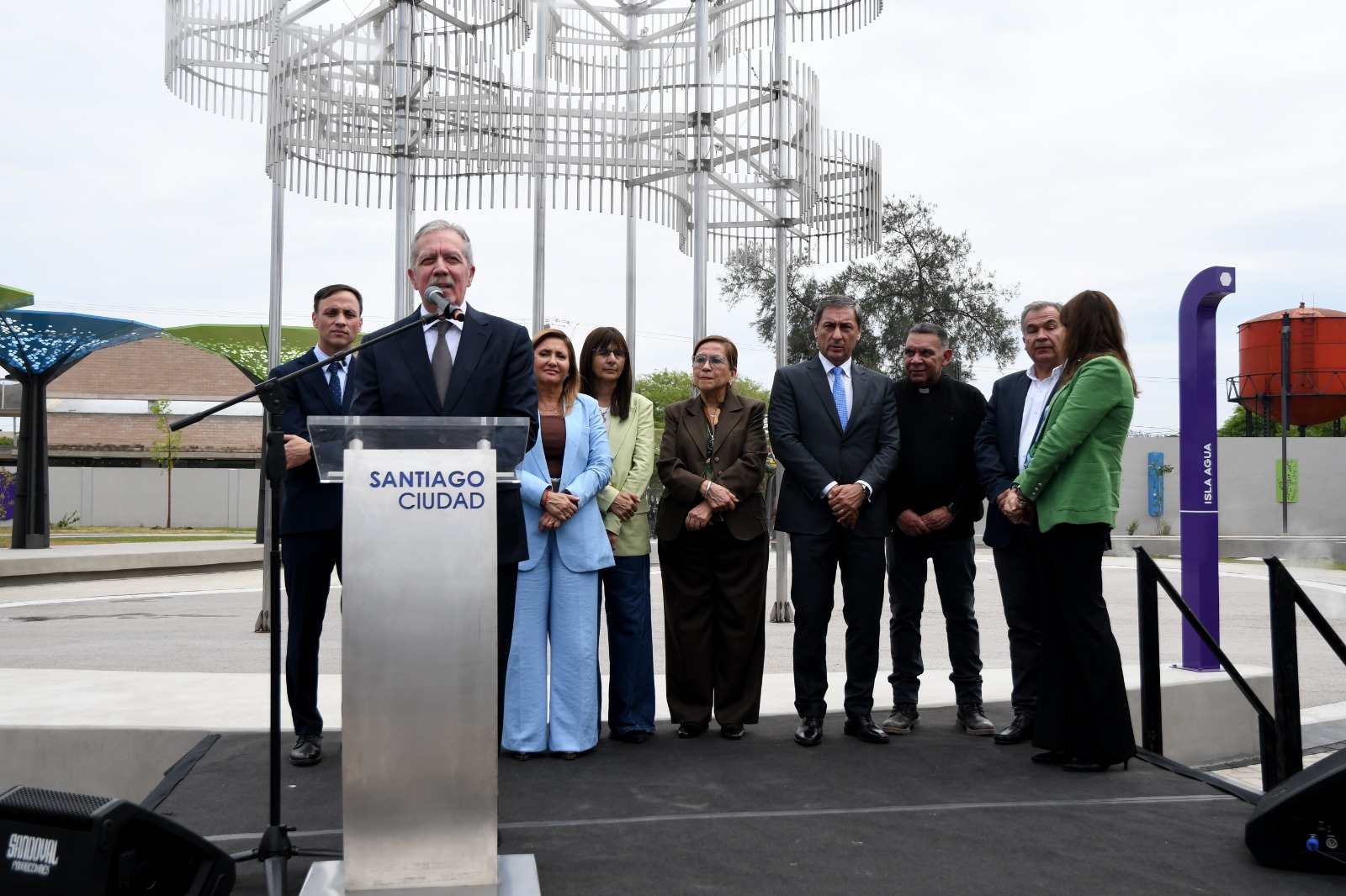 EL GOBERNADOR ELÍAS SUÁREZ PARTICIPÓ DE LA INAUGURACIÓN DE LA PLAZA DE LAS CIENCIAS EN LA CIUDAD CAPITAL