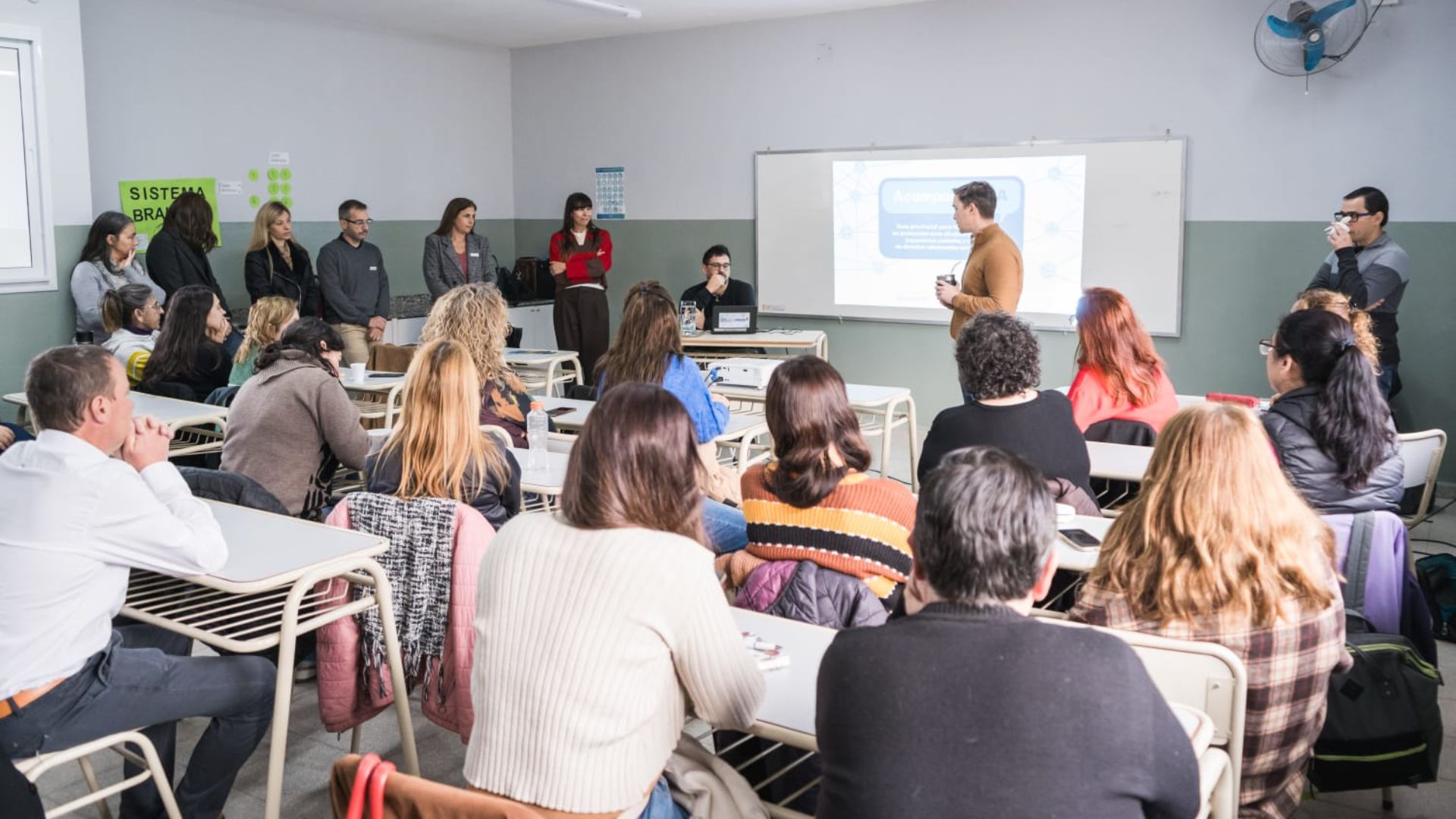 Capacitación en consumos problemáticos: herramientas para directivos de escuelas secundarias.