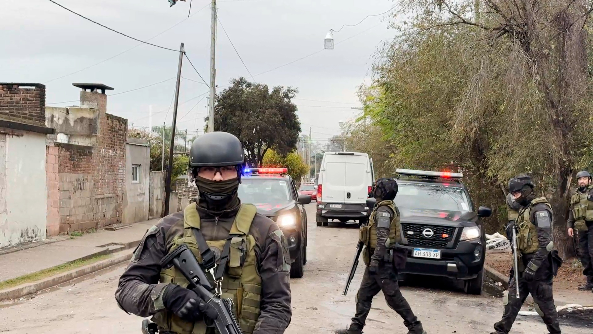 Operativo en Bell Ville: la FPA desbarató cinco puntos de venta de drogas en una misma cuadra.