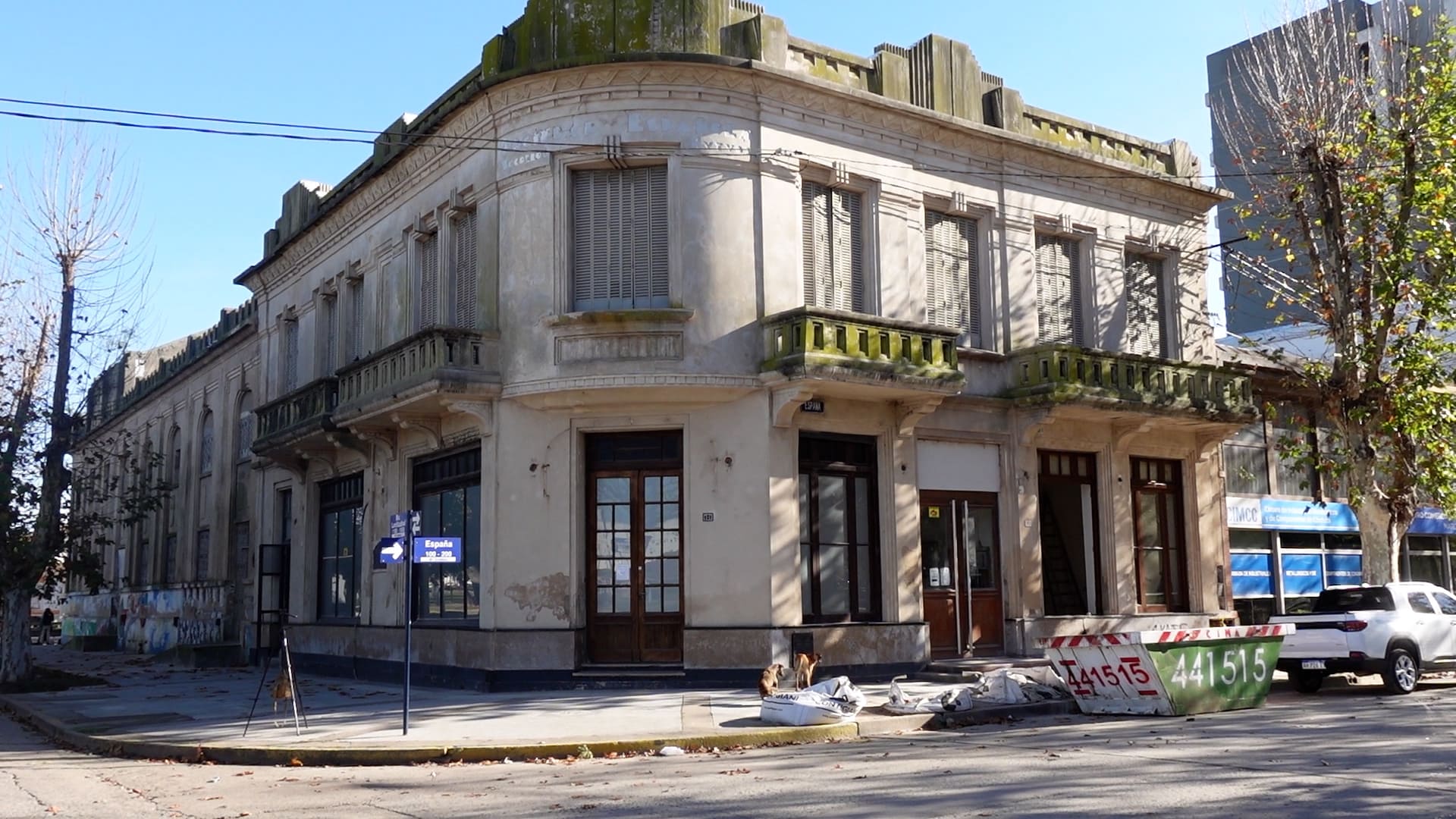 Restauración edilicia: ejecutan tareas de preservación patrimonial en el Teatro Español de Marcos Juárez.