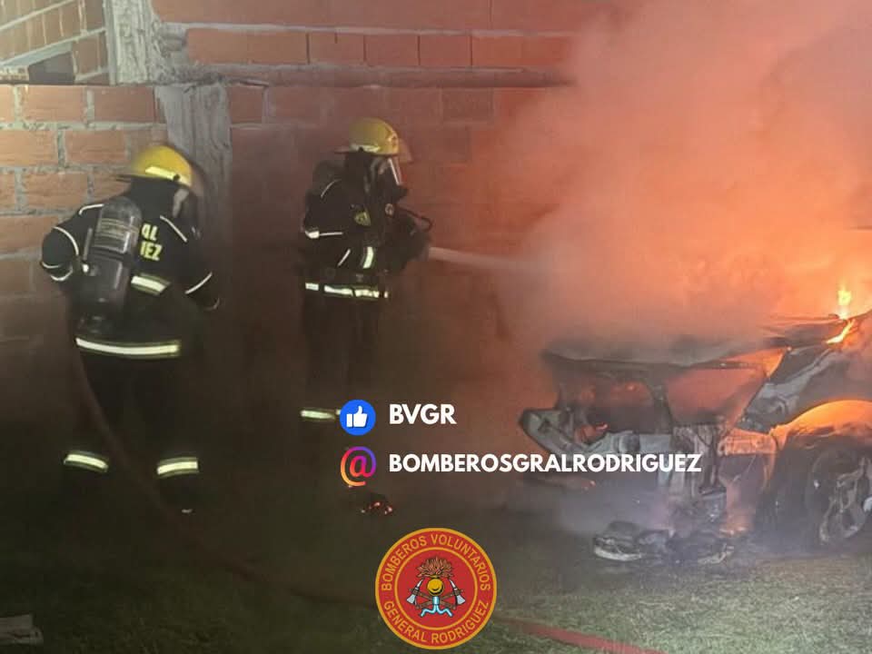 Incendio en las calles Donato Álvarez y Batallón Patricios en Gral Rodriguez