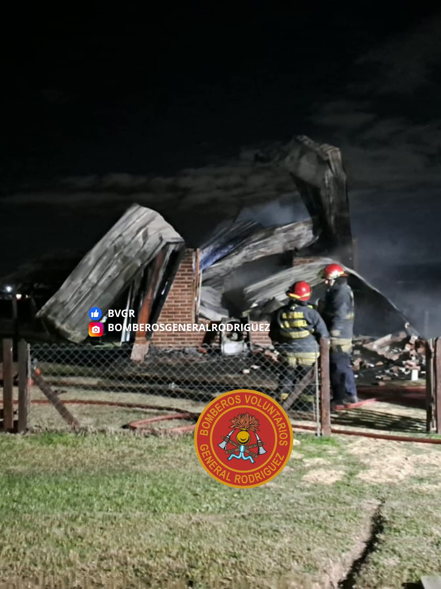 Se incendio una vivienda en camino a Navarro