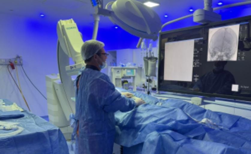 Avance médico en Luján: trataron un aneurisma cerebral sin abrir el cráneo