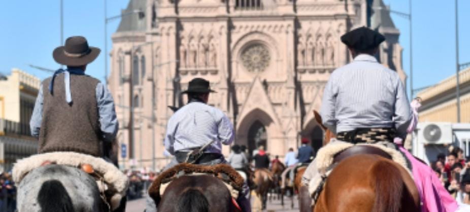 Luján prepara el Desfile Tradicionalista con controles especiales para los caballos