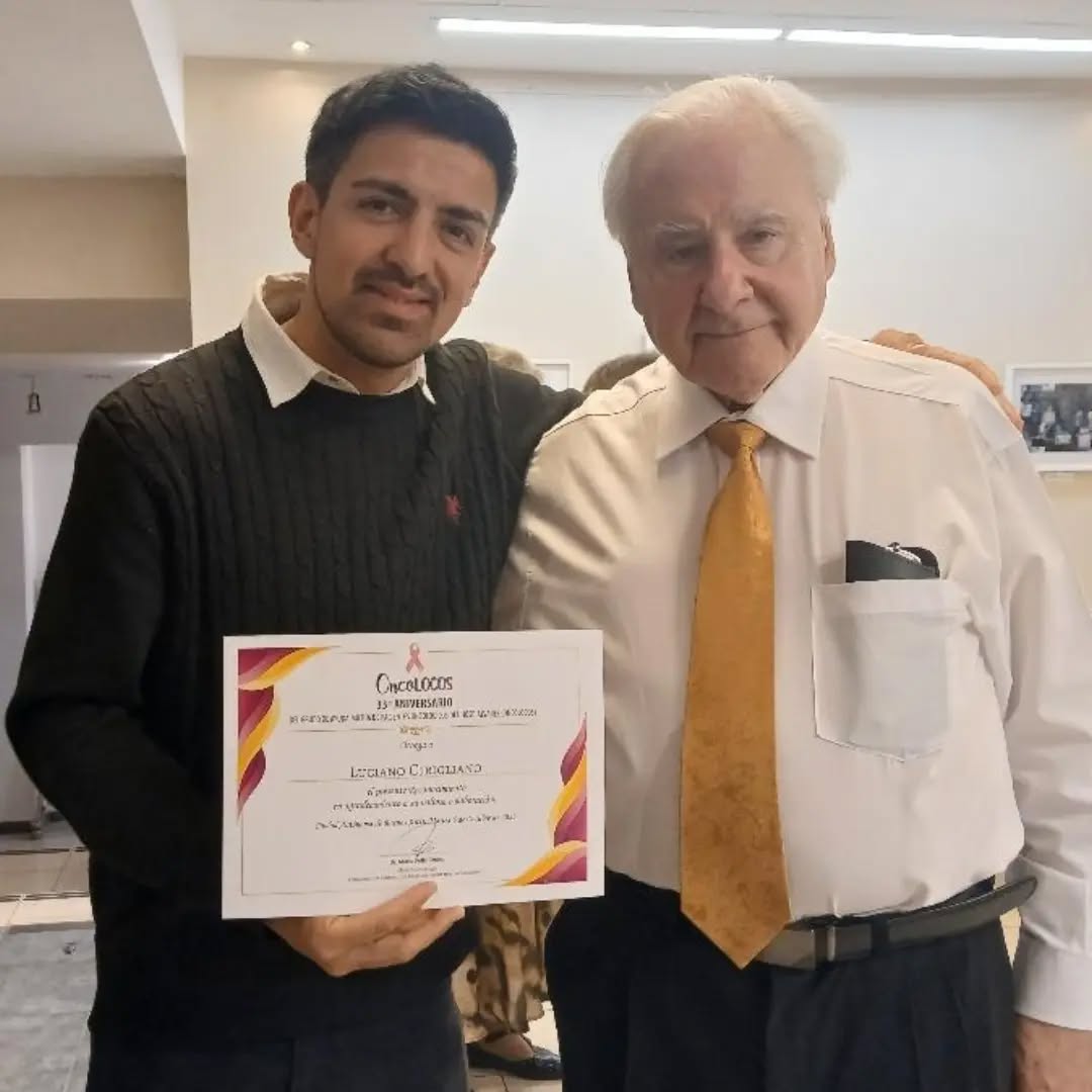 Grupo de Ayuda de Oncología del Hospital Álvarez: Reconocieron la labor de divulgación del periodismo médico a Luciano Cirigliano entre otros