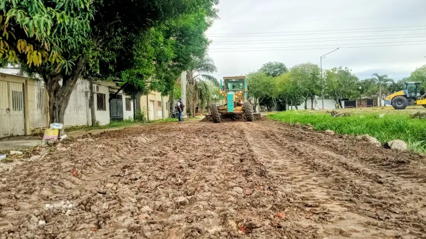 La Municipalidad de Formosa sumó cuneteo y perfilado de calles en diversos sectores de la ciudad
