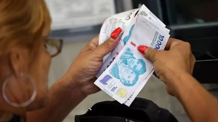 1762816061682.webp Los empleados de comercio acordaron un nuevo aumento salarial para el último trimestre y sumarán un bono de mil