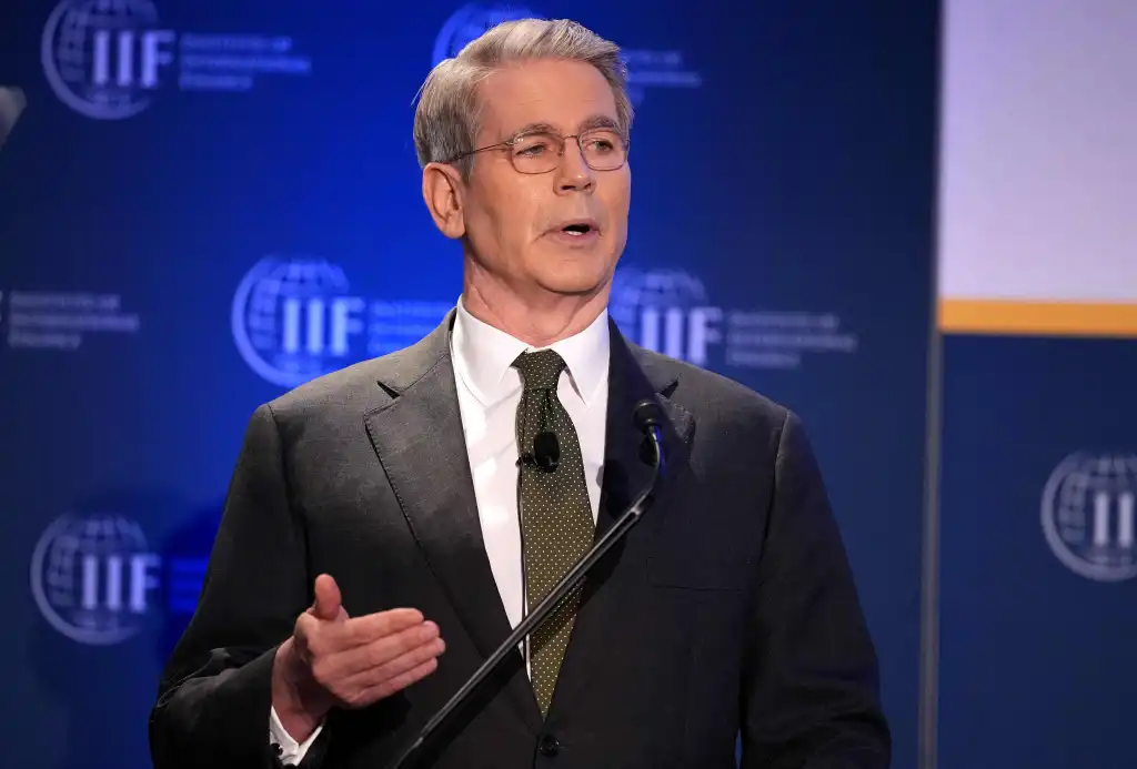 El secretario del Tesoro de EE.UU. le reclamó al FMI que refuerce los controles sobre los países deudores