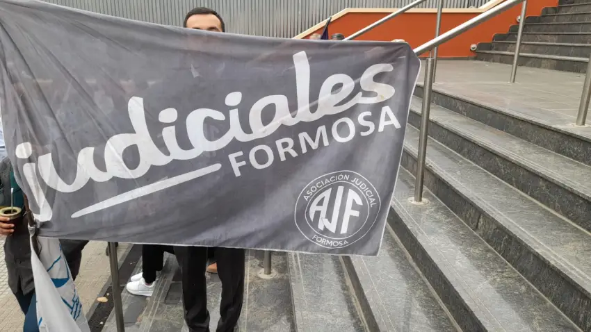 El STJ intenta frenar el reclamo de los judiciales: descontará los sueldos a los que adhieran a los paros