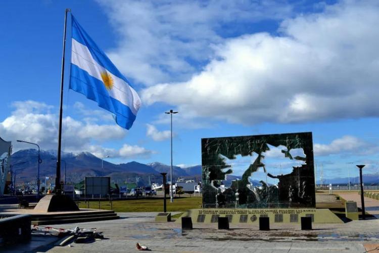 El oficialismo no logró cerrar el dictamen del proyecto de Malvinas y el tema queda afuera de la sesión del miércoles