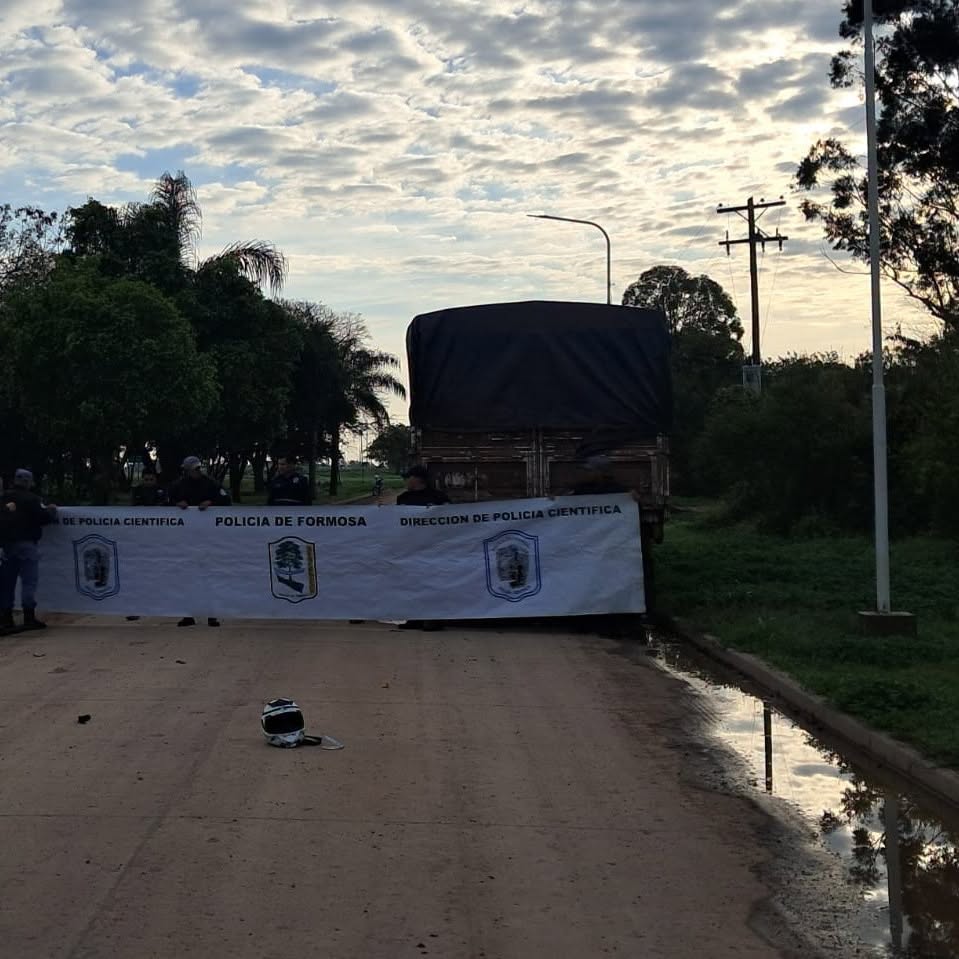 Motociclista falleció tras impactar contra un semirremolque estacionado