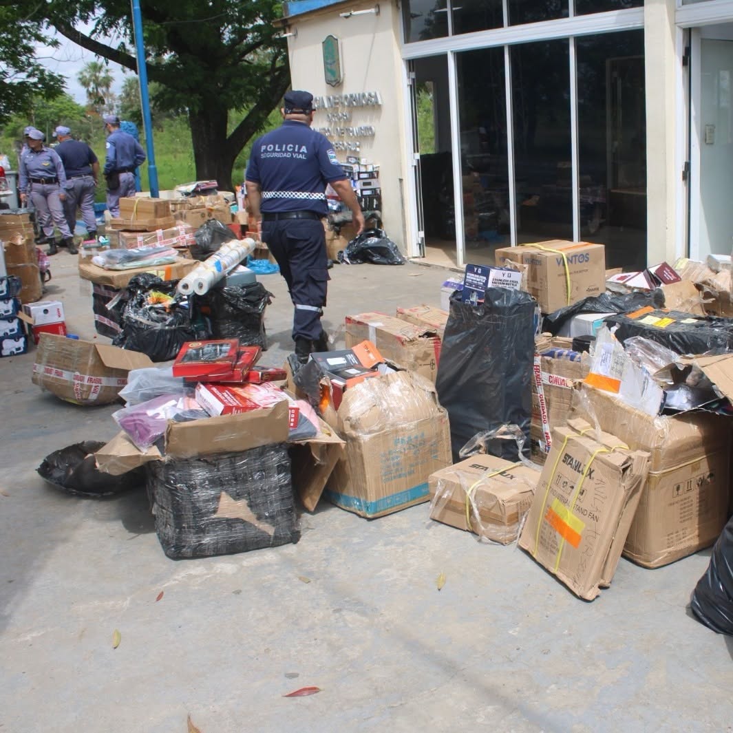 Controlaron dos tours de compras y secuestraron mercadería sin aval aduanero