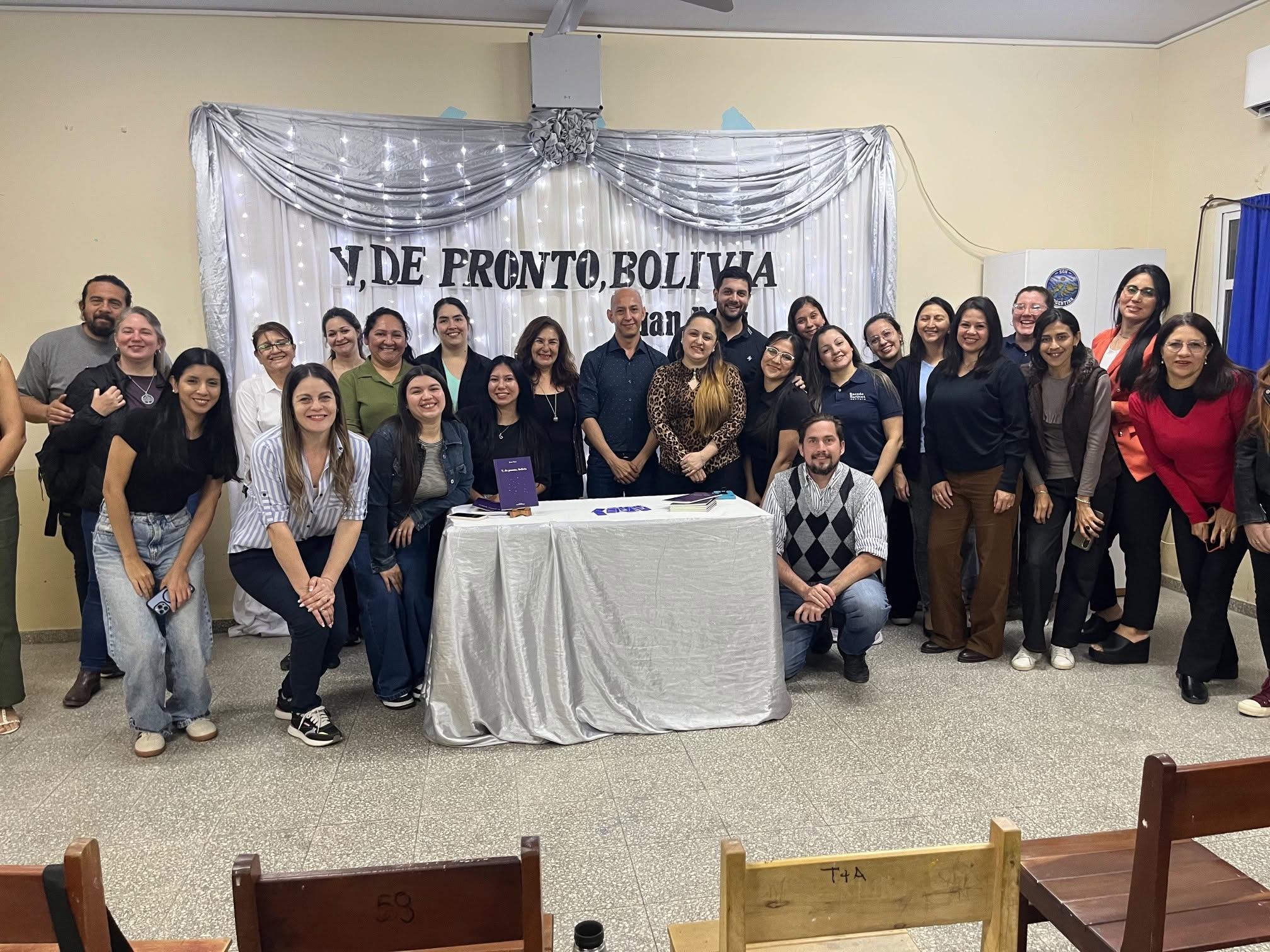 Juan Páez presentó en el «Macedo» su nuevo libro