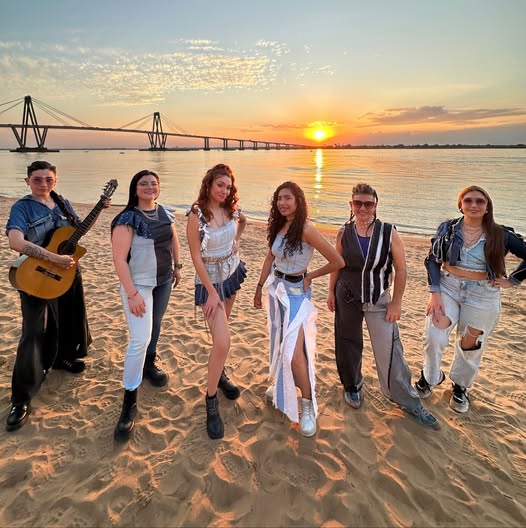 Llega fiesta Mamma mía con show de canto das sereias