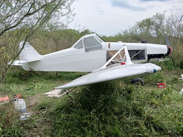 Palo Santo: Una avioneta fumigadora realizó un aterrizaje de emergencia por un desperfecto mecánico