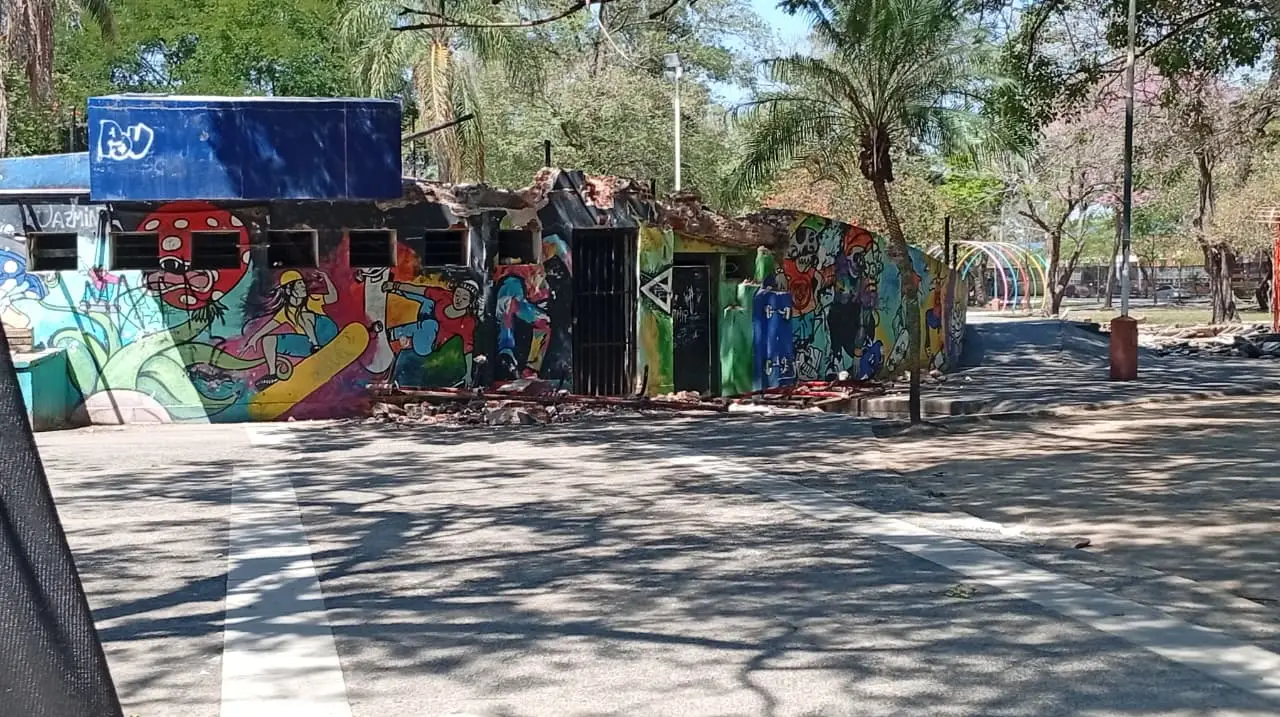 Comenzaron las refacciones en la Plaza San Martín: recuperarán el patinódromo y sumarán nuevos juegos