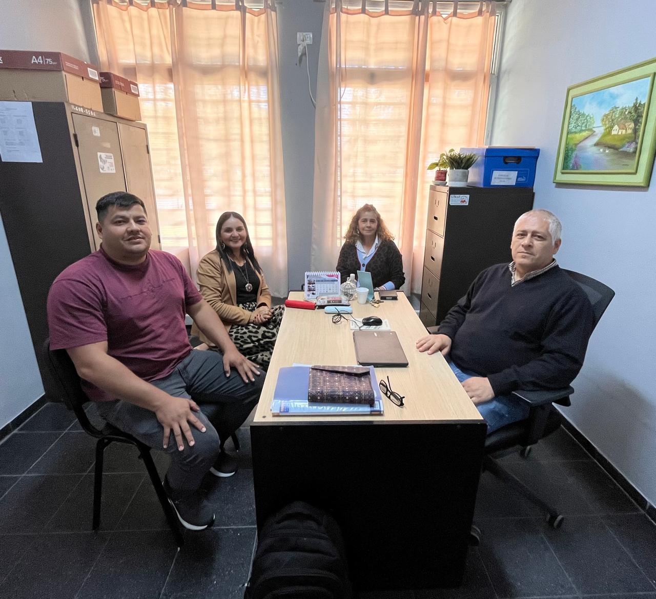 FOTO-PILASALU.jpg Autoridades de la FCS se reunieron con un estudiante que participará de un programa de intercambio