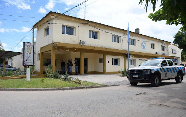 La Policía aprehendió a cuatro hombres por causar molestias en la vía pública