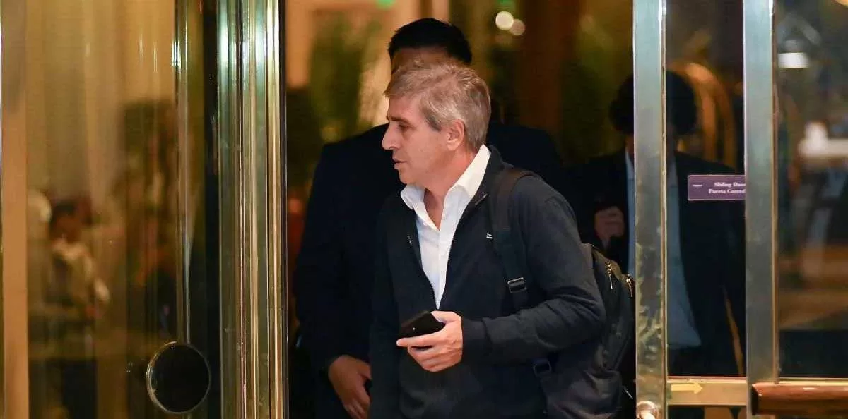 Confirmaron el sobresemiento de Caputo en la causa por la emisión de un bono a 100 años