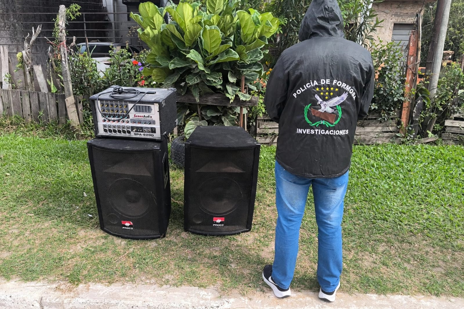 Detuvieron a un hombre con pedido de captura y recuperaron equipos de sonido
