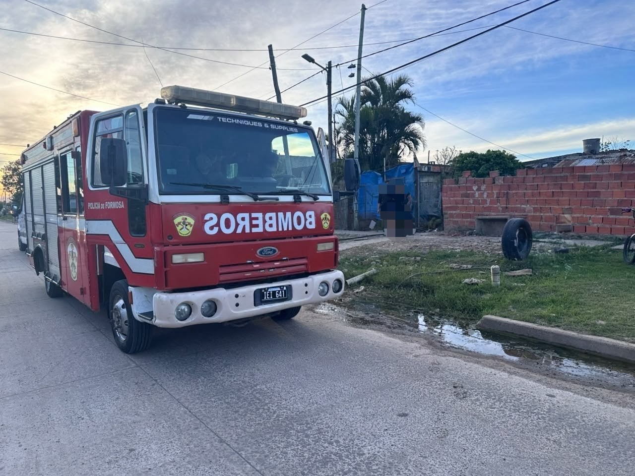 Una mujer sufrió quemaduras tras incendiar su propia vivienda