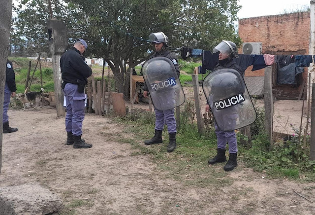 El Colorado: Allanamiento y detención de una mujer por robo, encubrimiento y estelionato